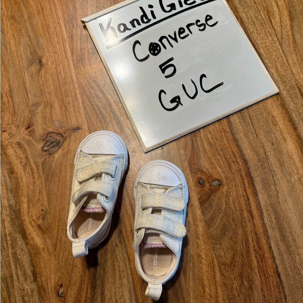 Converse Toddler Shoes in Cream Size 5